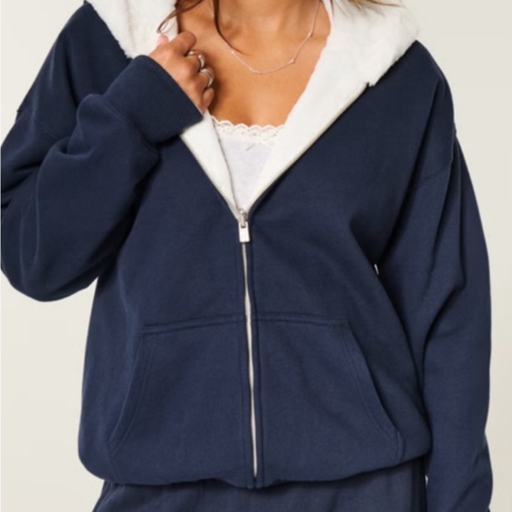 Hollister new reversible navy zip hoodie Jacket 
New with tags 
Size small